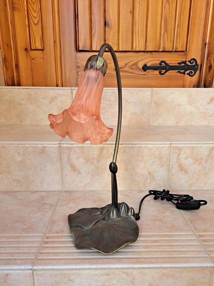  Table lamp